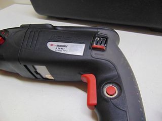 TALADRO PERCUTOR CON BOQUILLA DE METAL (164357)