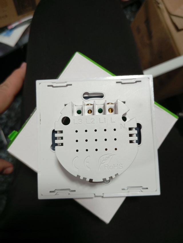 Interruptor tactil de pared