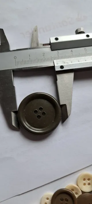 BOTONES Antiguos uniformes militar bolsa +/- 3 Kg.