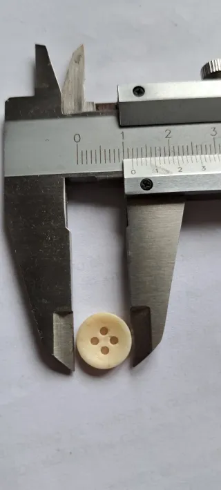 BOTONES Antiguos uniformes militar bolsa +/- 3 Kg.