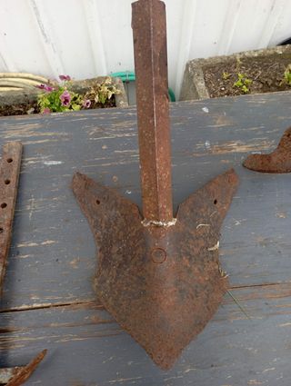 Arado rotavator motocultor