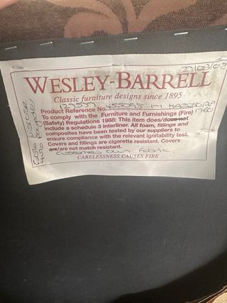 Sillón firma WESLEY BARRELL