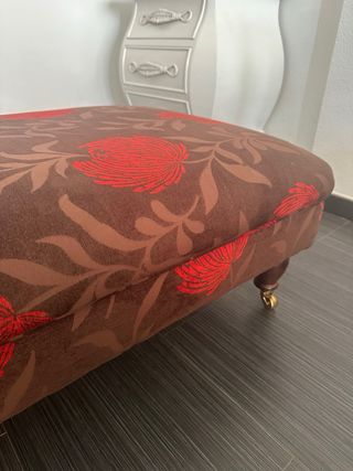 Sillón firma WESLEY BARRELL