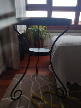 Mesa auxiliar de forja circular Ikea