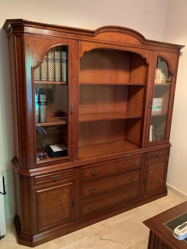 Mueble vitrina despacho