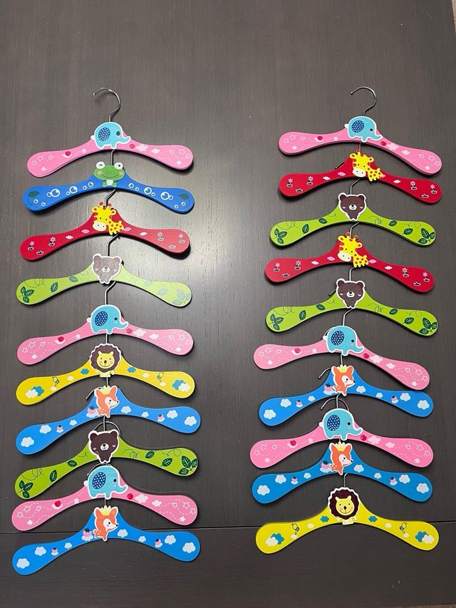 Perchas madera infantiles