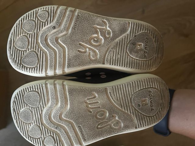 Escarpines+deportivas lona. Talla 24 aprox