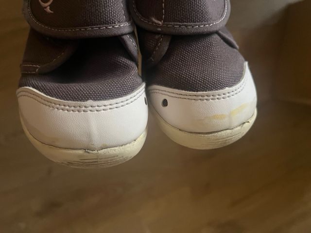 Escarpines+deportivas lona. Talla 24 aprox