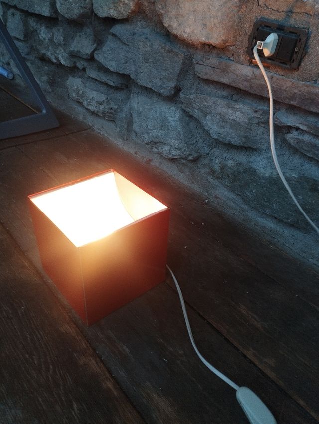 Lampada rossa vintage 