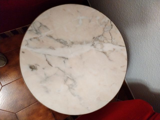 Mesa redonda bronce y marmol