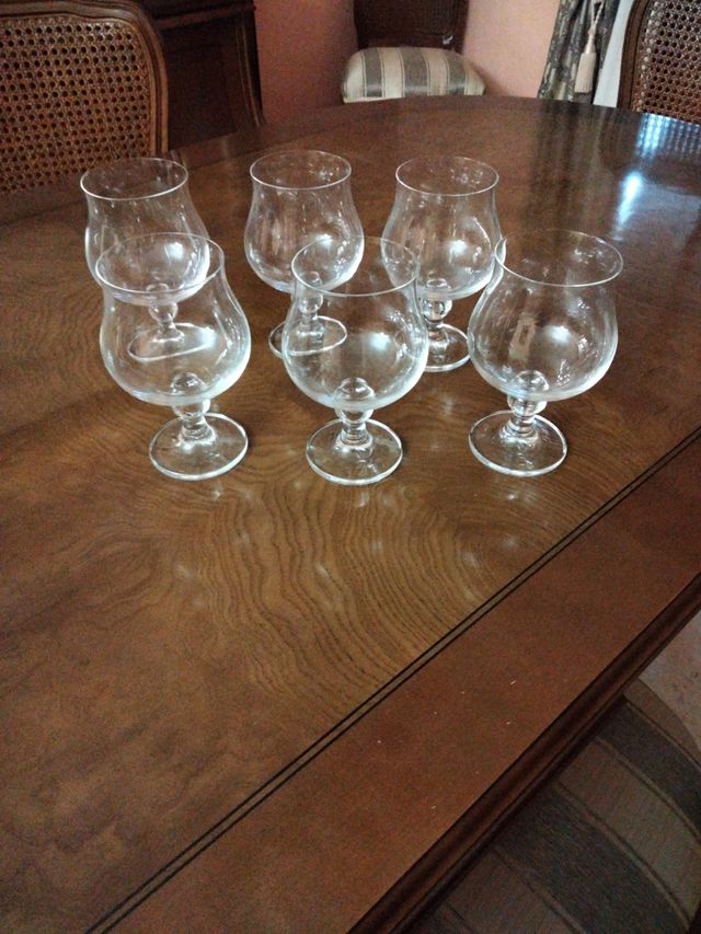 Seis copas de coñac