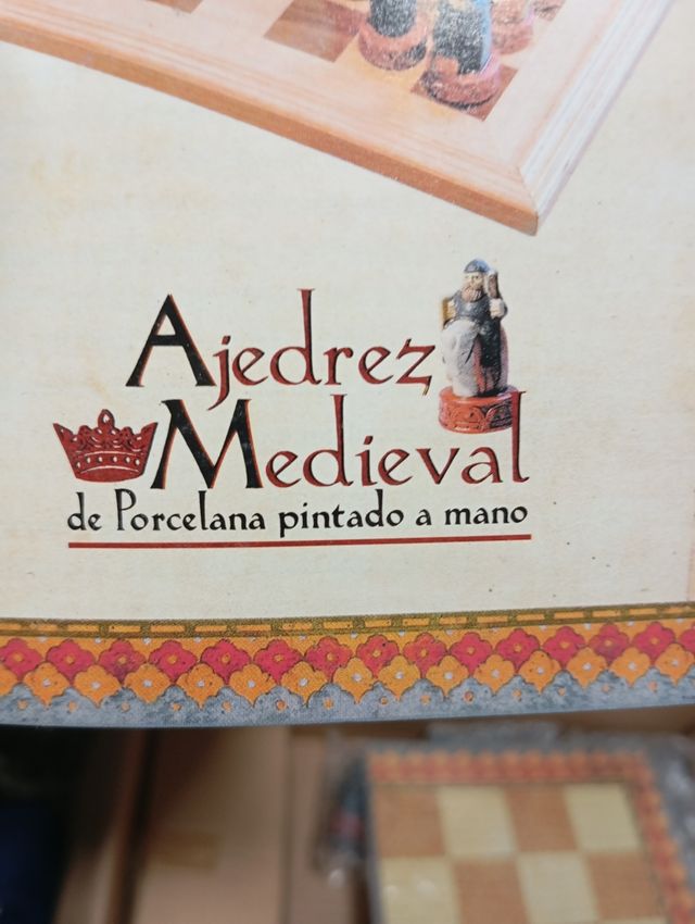 Ajedrez medieval porcelana