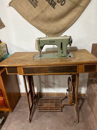 Maquina de coser antigua