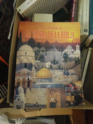 Lote libros Religión y enseres