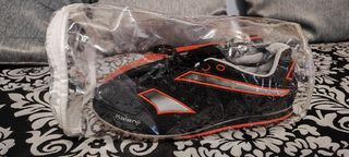 Zapatillas clavos atletismo