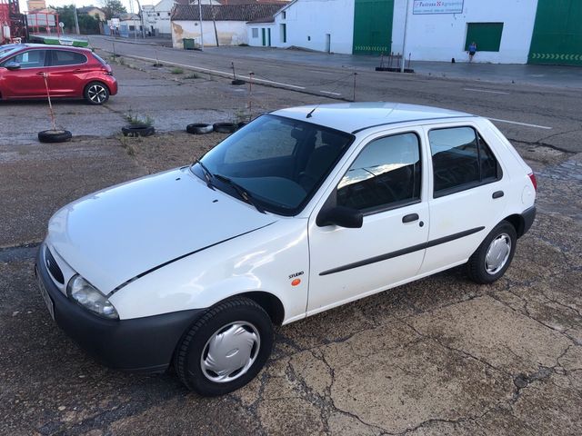 Ford studio gasolina