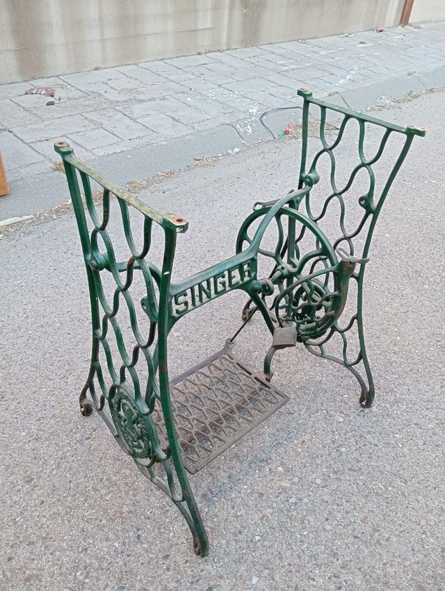 Mesa pie maquina de coser