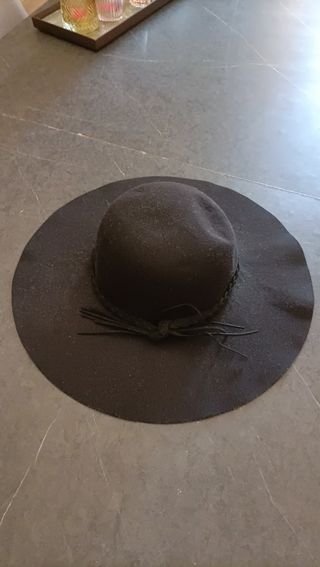 Cappello elegante donna