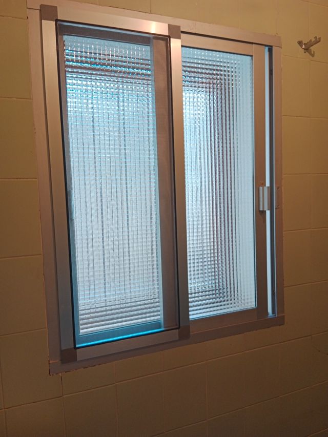 Ventana de aluminio