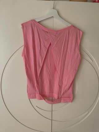 Camiseta Zara espalda descubierta