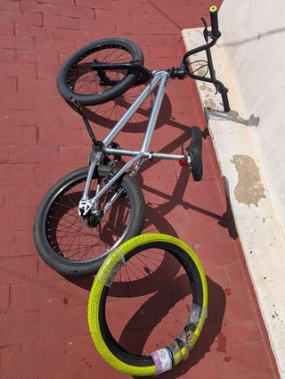 Bicicleta modelo bmx