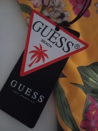 Bañador Guess floral anudado al hombro + 🎁