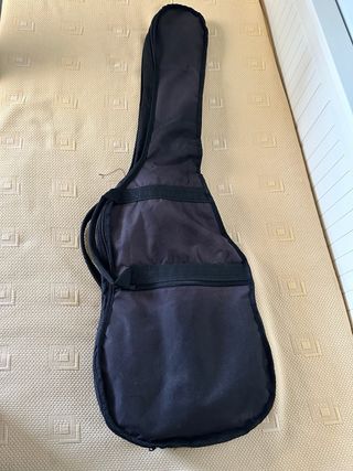 Bajo Yamaha ERB070