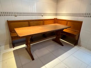 Rinconera y mesa de madera