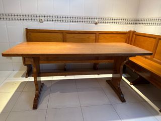 Rinconera y mesa de madera