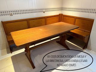Rinconera y mesa de madera