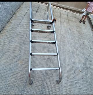 Escalera piscina
