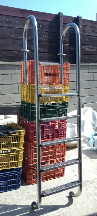 Escalera piscina