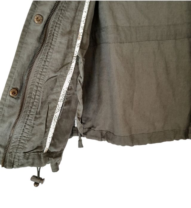 Cazadora estilo militar.