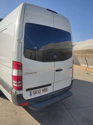 Mercedes-Benz Sprinter 2013