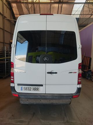 Mercedes-Benz Sprinter 2013