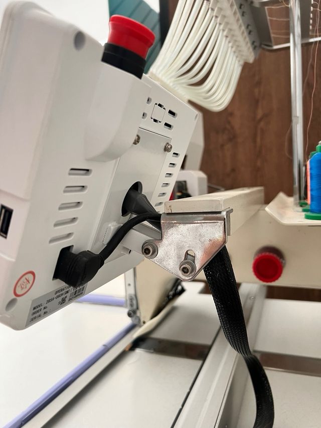 Macchina da ricamo monotesta professionale