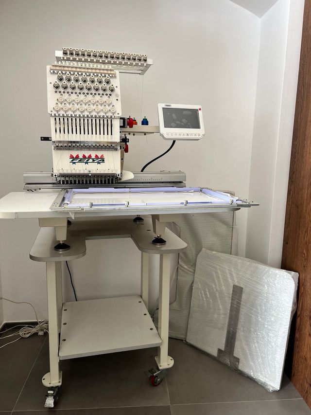 Macchina da ricamo monotesta professionale