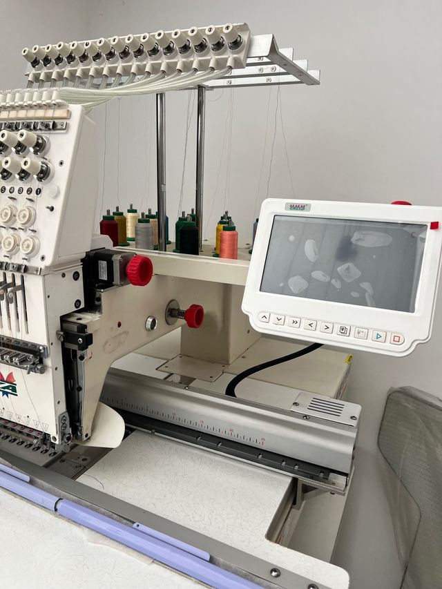Macchina da ricamo monotesta professionale