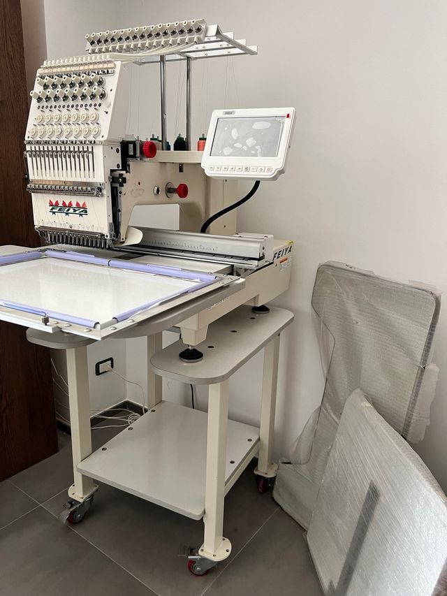 Macchina da ricamo monotesta professionale