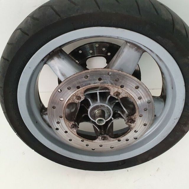 Llantas con gomas en buen estado piaggio