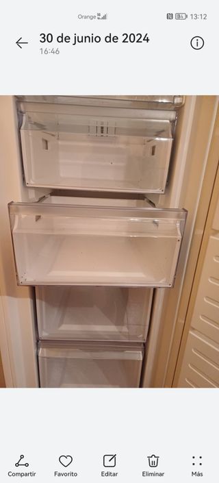 se vende congelador con varios cajones balay