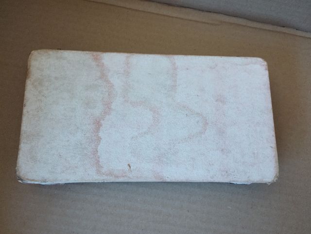 CAJA ANTIGUA CARTÓN PIEDRA ANTIGUA.