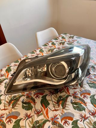 Faro opel insignia 
