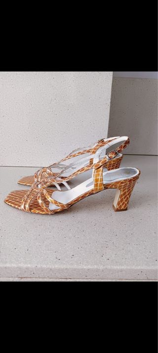 Sandalias Dansi súper nuevas