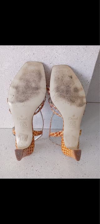 Sandalias Dansi súper nuevas