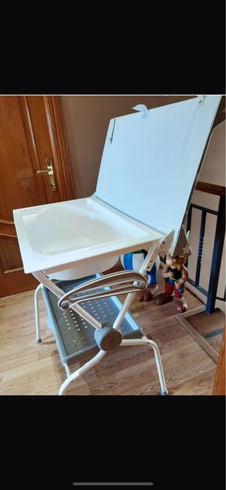 Bañera con cambiador como nueva