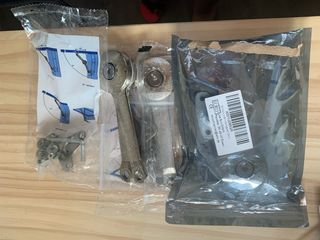 Bisagra compas abatible