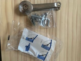 Bisagra compas abatible