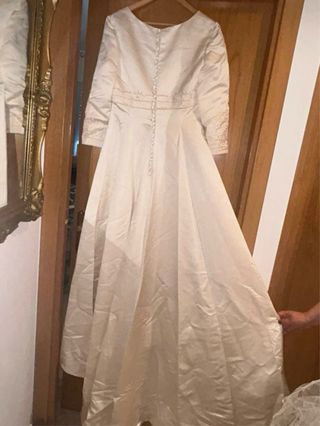 Vestido de novia color champagne