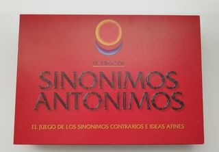 Pack de juegos de mesa.